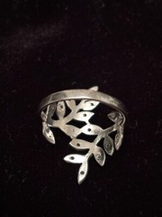 Vintage Estate 925 (Nickel Free) Ring Size 5.75 Leaf Branch Design Diamond Chips