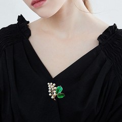 Enamel Faux Pearl Flower Pin Brooch Vintage Style Green Leaves Plant Brooch