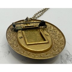 Vintage Large Portrait Cameo Pendant Brooch 2″ Ornate Gold Tone 18″ Chain