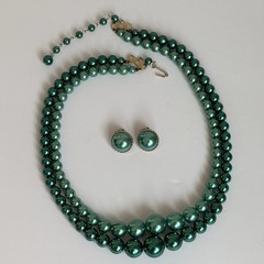 Vintage 1960’s Teal Blue and Green Faux Pearl Necklace & Clip On Earrings Set