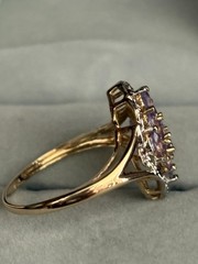 LADIES VINTAGE 10k GOLD MARQUISE CUT TANZANITE DIAMOND RING. SIZE 6.25