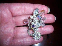 NICE VTG MCM Cluster Crystal Glass Faceted Beaded Silver Tone Clip on EARRINGS