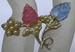 ESTATE VINTAGE PASTEL BLUE PINK CARVED GLASS SEED PEARL FLOWER BROOCH PIN