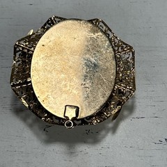 Vintage Cameo Pendant Gold Toned Filigree 1950s-1970s Costumer Jewelry