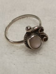 Vintage Silver Southwestern MOP Ring – Size 5.25
