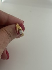 Vintage Thailand Gold-Tone Solitaire Ring – Ribbed Swirl Design
