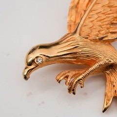 Large Vintage Americana Gold-Tone Eagle Brooch 2.5in Rhinestone Eye Bird Pin