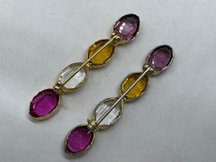 VINTAGE ESTATE FACETED GLASS LAVENDER CLEAR YELLOW BEZEL SET BAR BROOCH PIN PAIR