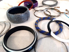 Lot of 21 Bangle Bracelets Mixed Metal Plastic Stackable Fashion Jewelry