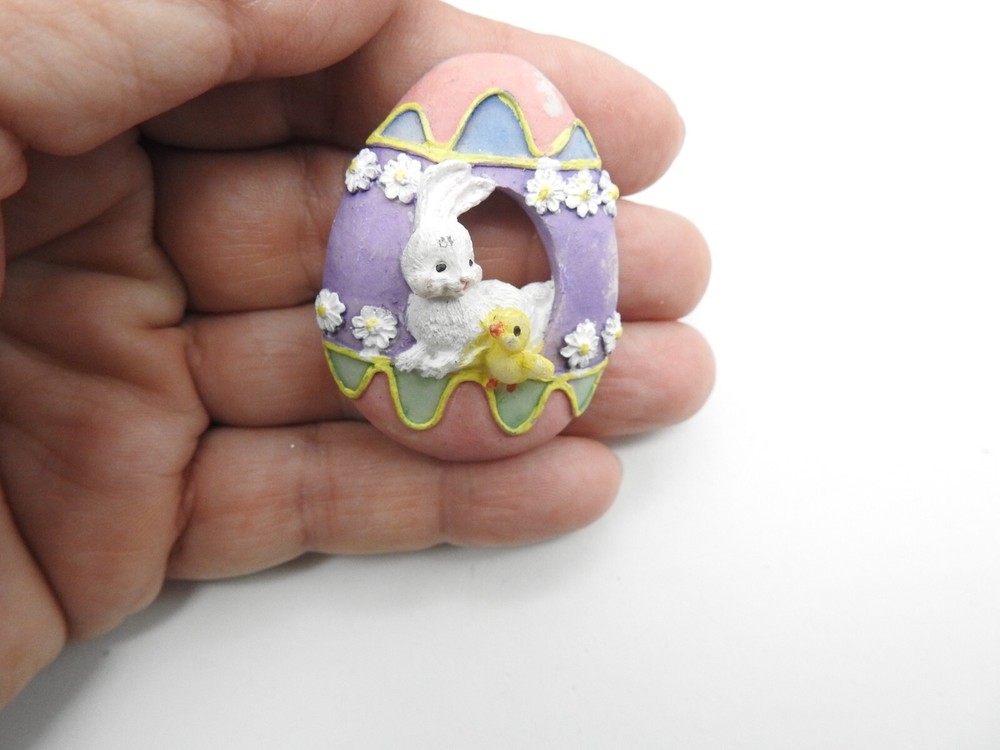 Pink Green Blue Purple White Yellow Resin Easter Bunny Chick Egg Brooch Vintage