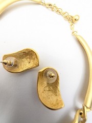 Anne Klein Collar Necklace & Earrings Satin Brushed Gold Tone Chunky Runway Read
