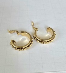 Vintage 80’s NOS Gold Tone Hoop Clip Earrings High Quality Made in USA New