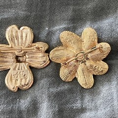 AAI Vintage Flower Brooches/Pins Signed Goldtone