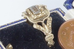 ANTIQUE ENGLISH 15K GOLD SENTIMENTAL MOURNING LOCKET RING C1824