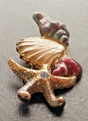 Vtg Signed AAI Gold/Silver Tone Enamel Seashell Starfish Blue Rhinestone Brooch