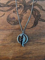Vintage Silver Toned Leaf Pendant Necklace With Crystals And Black Stone