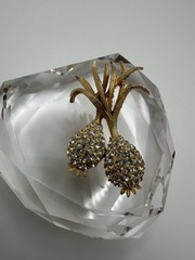 Vintage Gold Rhinestone Onion Brooch 5cm JB23