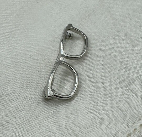 Petite Small Silver Tone Eye Glasses Brooch Pin