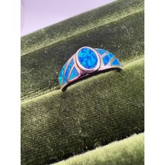 925 sterling silver ring featuring a blue fire opal inlay sz 8