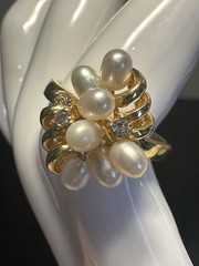 Seta Gold tone cultured freshwater white pearl cluster clear accents ring sz 9