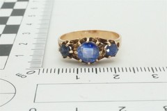 PRETTY ANTIQUE 14K GOLD SAPPHIRE 3 STONE RING – EAST EUROPEAN c1930’S