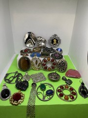 pendant lot gold tone silver tone brass multicolor stones vtg beautiful pieces