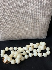 Vintage Mother of Pearl Necklace Single Strand Hand Knotted Beaded 18″