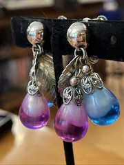 Vintage Napier Cumquat Blue Pink Dangle Drop Clip On Earrings Silver Tone Pat #