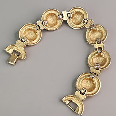 Vintage Monet Bracelet Round Linked Gold Tone 6.75″