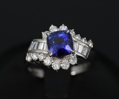 Fine 2.25ct GIA Blue Cushion Sapphire 0.80ct Diamond Platinum Ring, Size 7