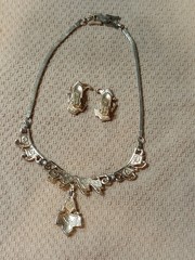 Vintage 1940 Barclay Gold Tone Bib Necklace Clip Earring Set Multicolored Stones