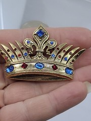 Vintage WONDERS 2004 Masters of Florence Medici Rhinestone Crown Brooch