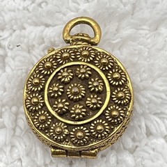 Vintage Locket Pendant Floral Flower Pill Trinket Box Gold Tone 1.5″