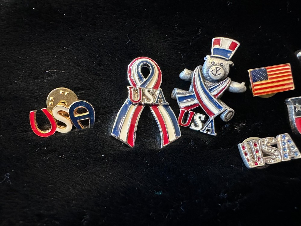 USA Vintage jewelry lot. Clip-ons, pendant & pins. 4th of July. Americana