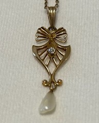 Antique Edwardian 10K Gold Lavalier Necklace with Diamond & Pearl Drop – c.1900–