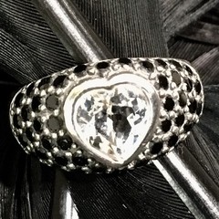 BEAUTIFUL ESTATE STERLING SILVER CUBIC ZIRCONIA ONYX HEART BAND RING SIZE 6 3/4