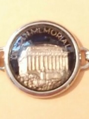 VINTAGE WASHINGTON LANDMARK BRACELET GREAT FOR ANY COLLECTION!