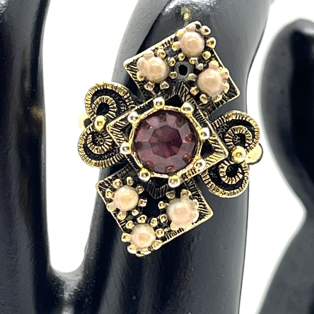 Sarah Coventry Ring Size 7 Faux Pearls And Amethyst Gold Tone Adjustable Band