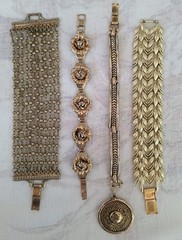 Vintage Jewelry Bracelet Lot Gold Tone Coro Sweetheart Roses Medallion Charm 7″