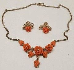 Vintage Thermoset Necklace 16″ & Screw Back Earrings