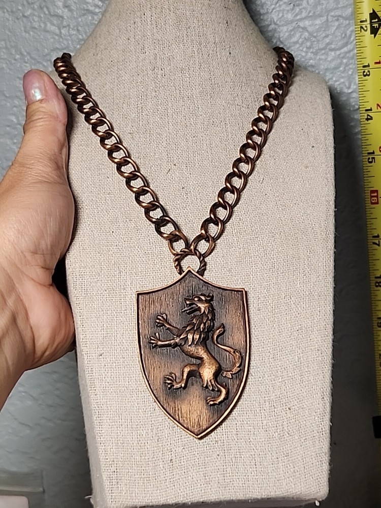 Vintage TRIFARI Lion Crest/Medallion Copper Tone Pendant Necklace 32 In