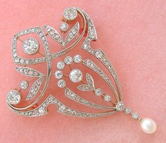 ANTIQUE EDWARDIAN NOUVEAU 2.46 ctw DIAMOND 18K PLATINUM BROOCH or PENDANT 1915