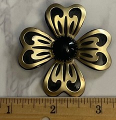 Vintage Black & Gold Tone Flower Brooch Pin Jewelry JMS-6