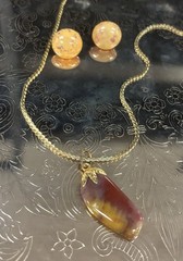 Vintage Eggplant Figural Pendant Necklace Earrings Set Agate Look Stone