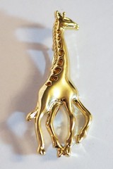 Vintage Giraffe Brooch Pin Bright Gold Tone w/ Amber Color Stones 2.35″