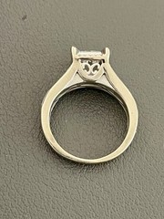 14KT White Gold 0.68CTW Diamond Engagement Ring . Size 5.25 )B67)