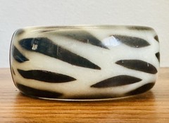 Vintage Zebra Striped Bangle Bracelet Hinged Clamper Boho Cream & Black Chic