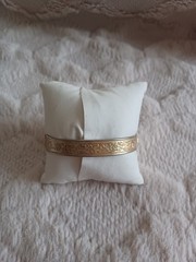 Vintage 1974 Avon Queensbury Victorian Revival Gold Tone Purple Crystal Bracelet