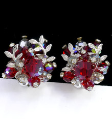 VINTAGE VENDOME AURORA BOREALIS CRYSTAL RED BEAD CLUSTER CLIP-ON EARRINGS