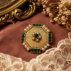 Vintage Gold Tone Sunburst Faux Pearl Emerald Green Rhinestone Brooch Pin